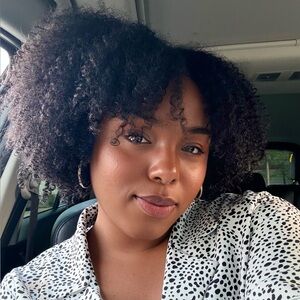 Meet your Posher, Andrea